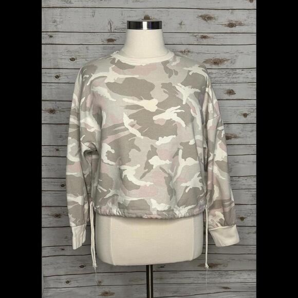 GAP Tops - GAP athleisure pink and tan camo drawstring sweatshirt Size XL
